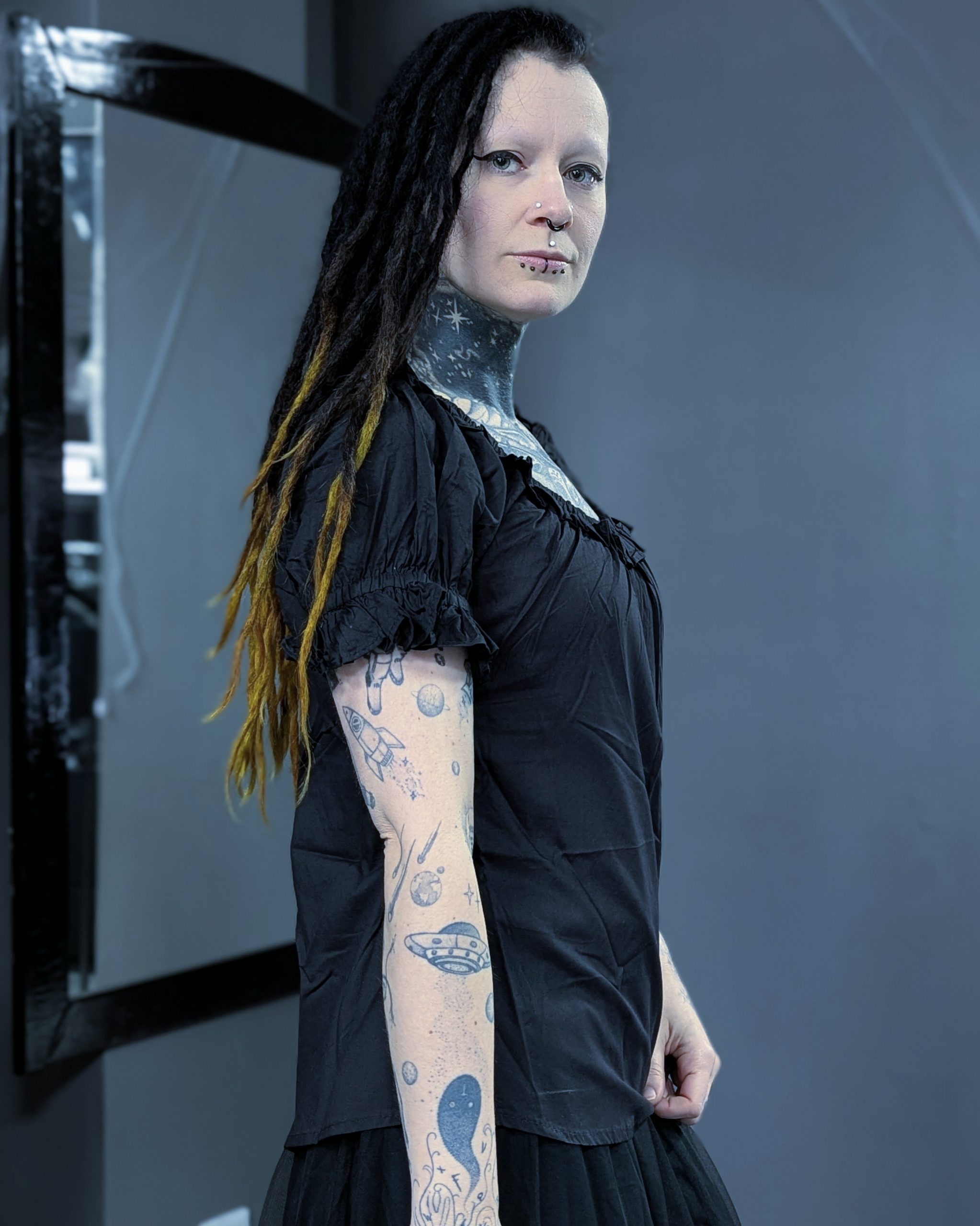 Mary Short Ruffle Shirt - Image 2