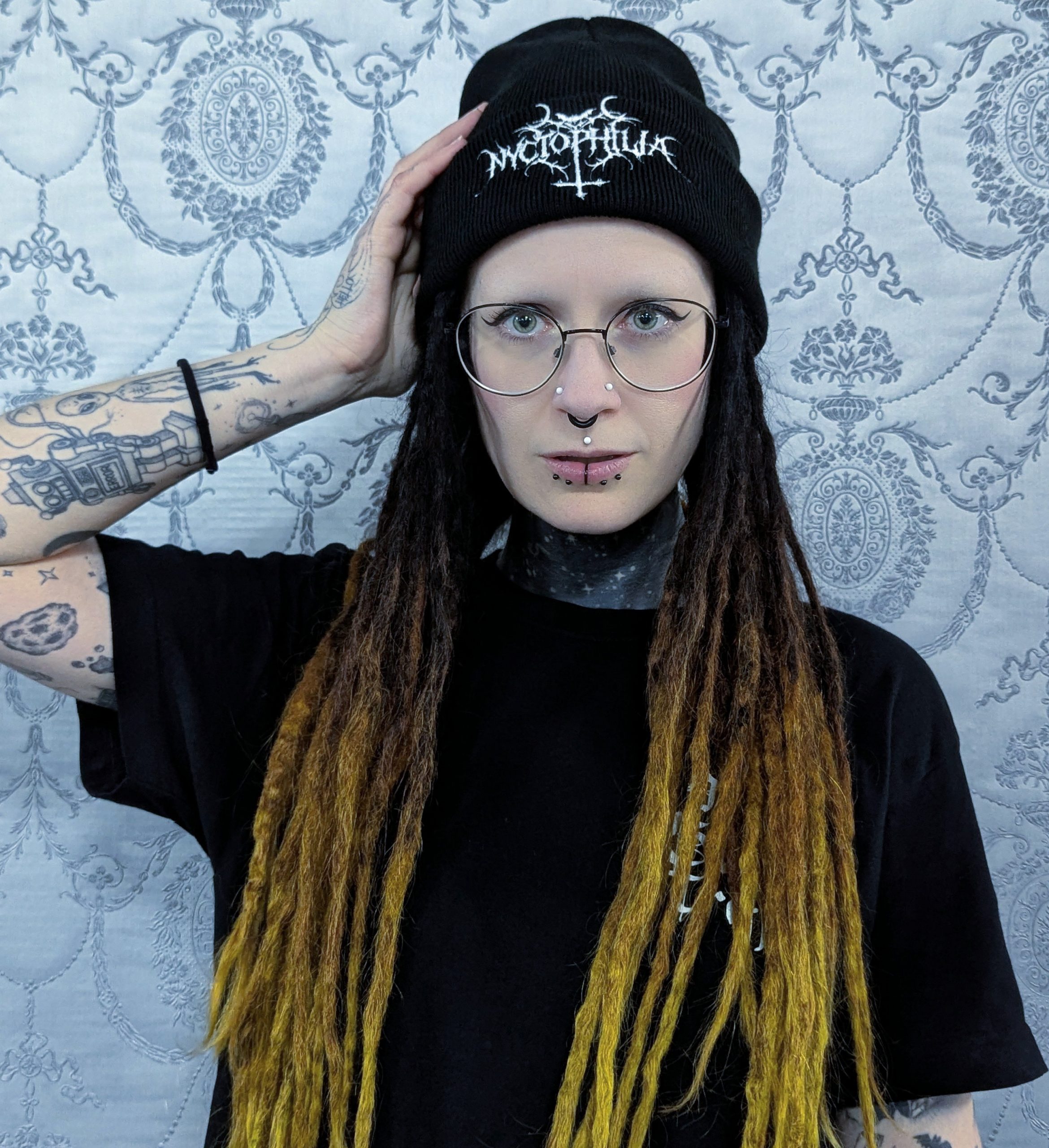 Nyctophilia x Martha's Dark Heart Limited Edition Beanie – Bild 2